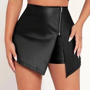 Chic Black Faux Leather Mini Skirt